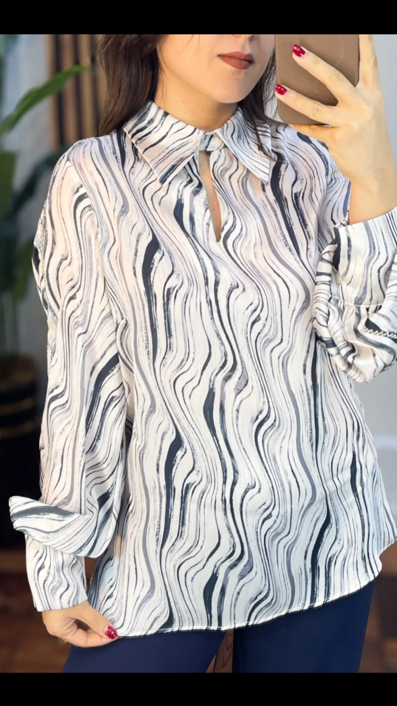 شومیز ساتن سیلک یفه خرگوشی آستین ملیله دوزی